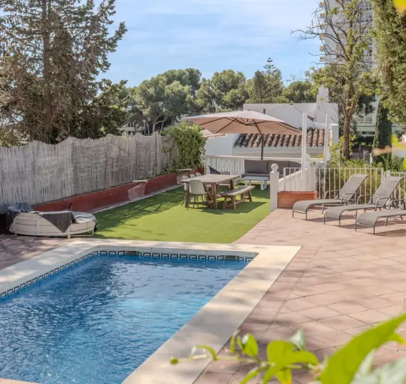 Дом на две семьи R5213785