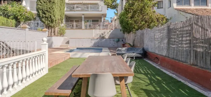 Дом на две семьи R5213785 3