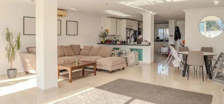 Дом на две семьи R5213785 4