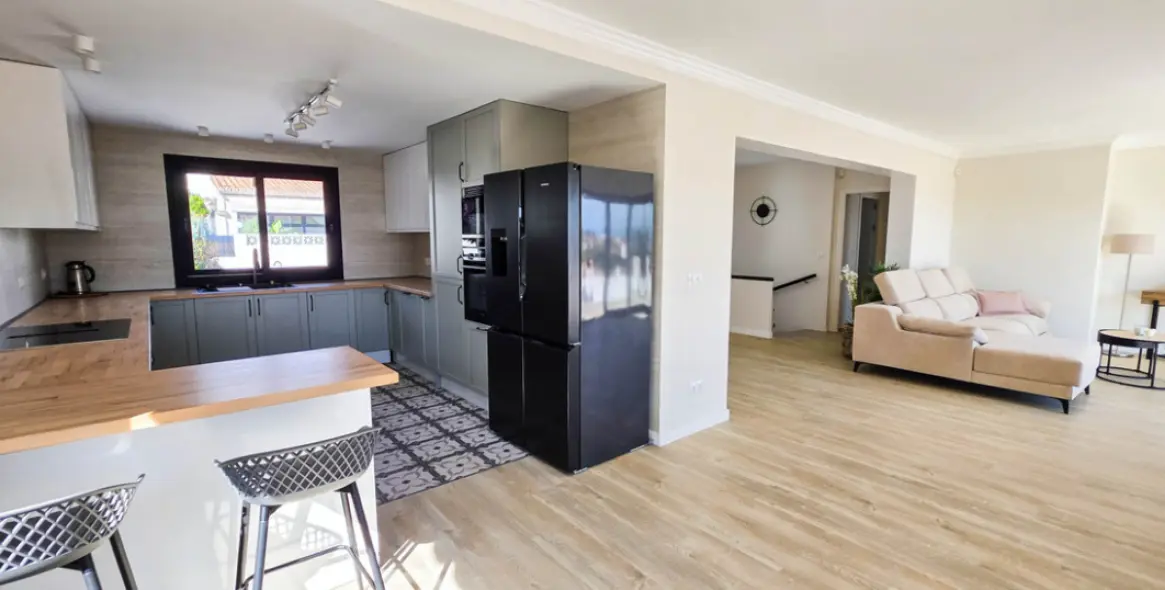 Sale of detached villa in Manilva 3