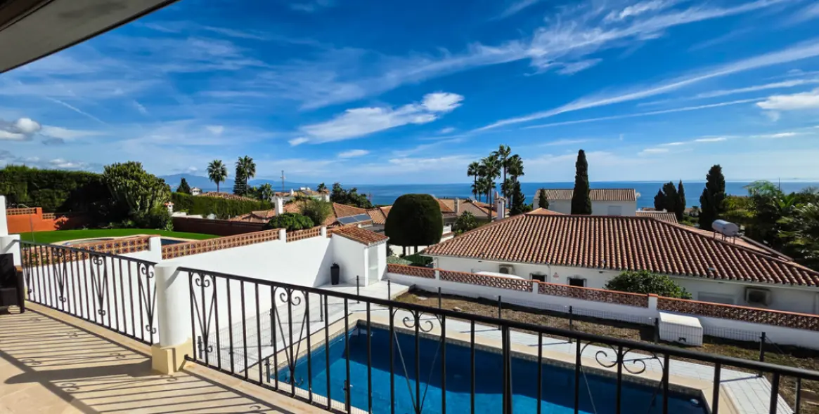 Sale of detached villa in Manilva 5