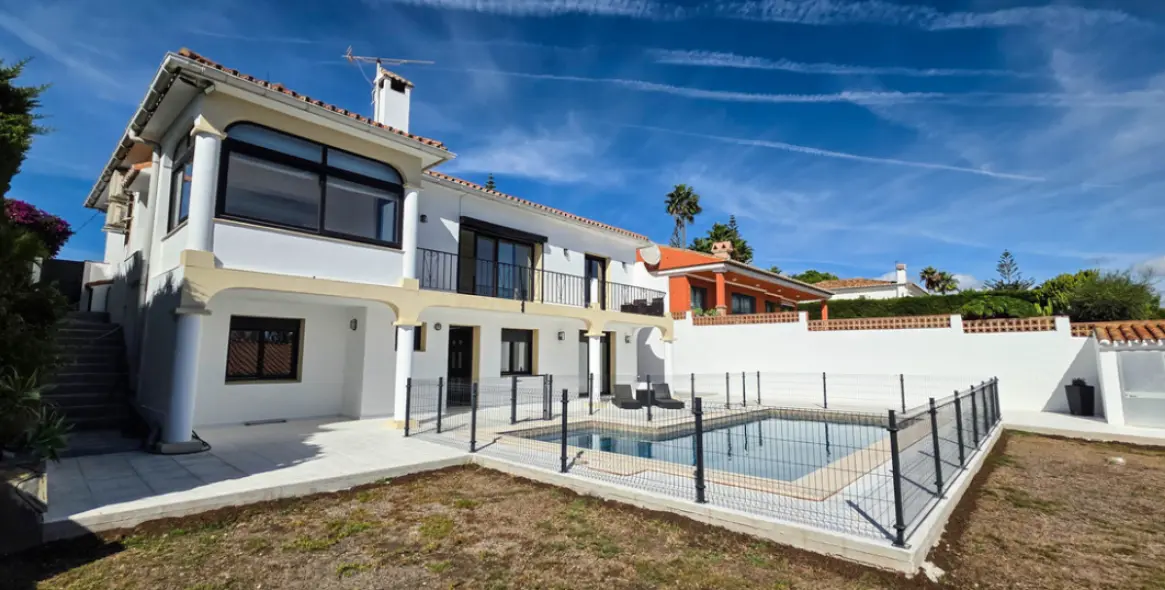 Sale of detached villa in Manilva 15