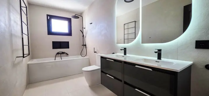 Продажа  отдельно стоящей виллы в Manilva 3