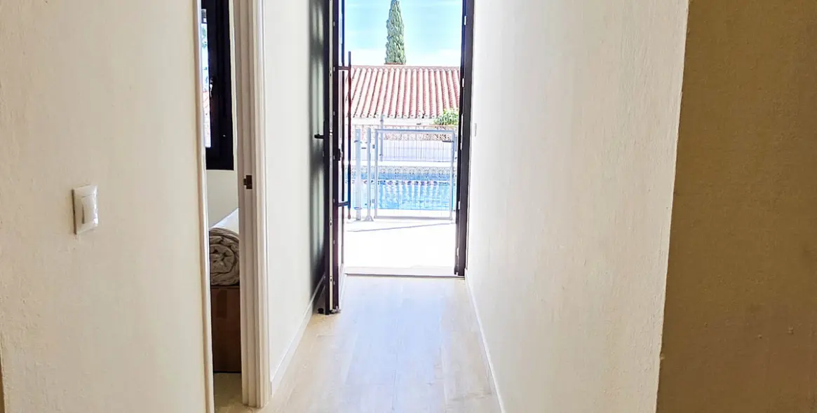 Продажа  отдельно стоящей виллы в Manilva 16