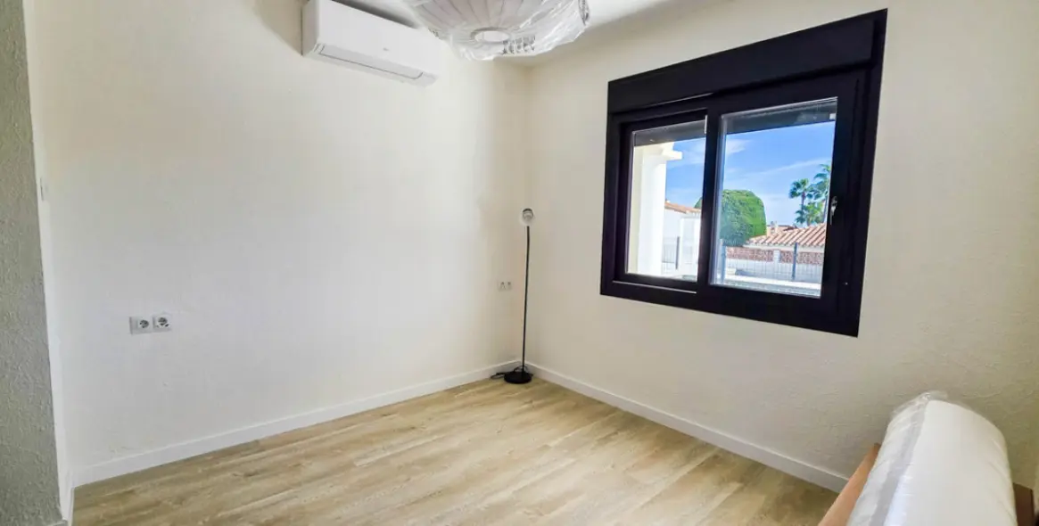 Продажа  отдельно стоящей виллы в Manilva 22