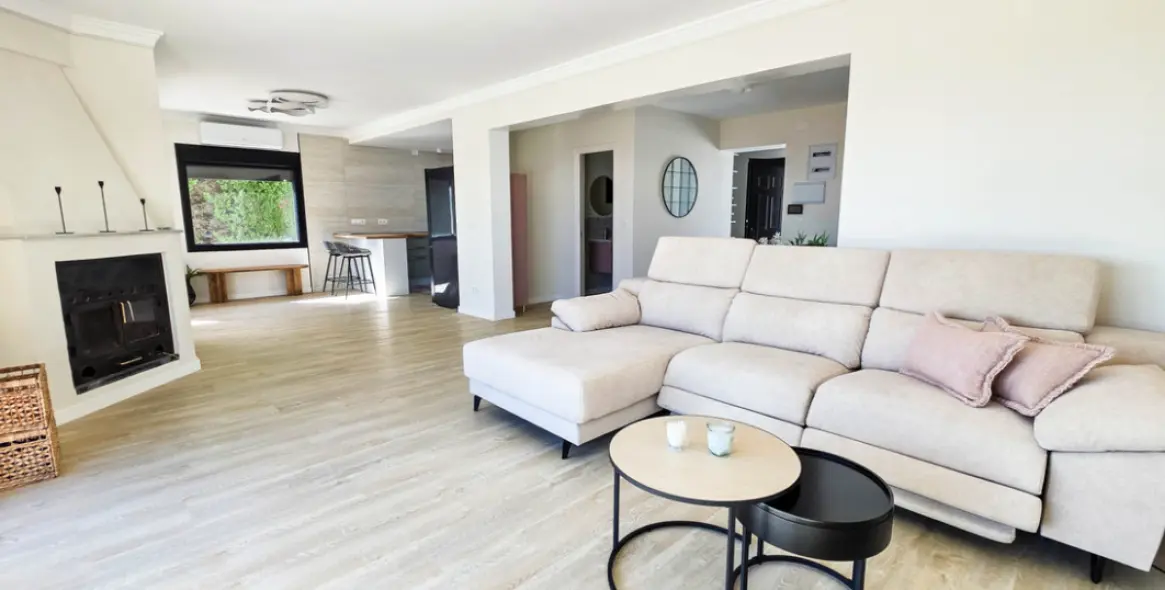 Продажа  отдельно стоящей виллы в Manilva 33