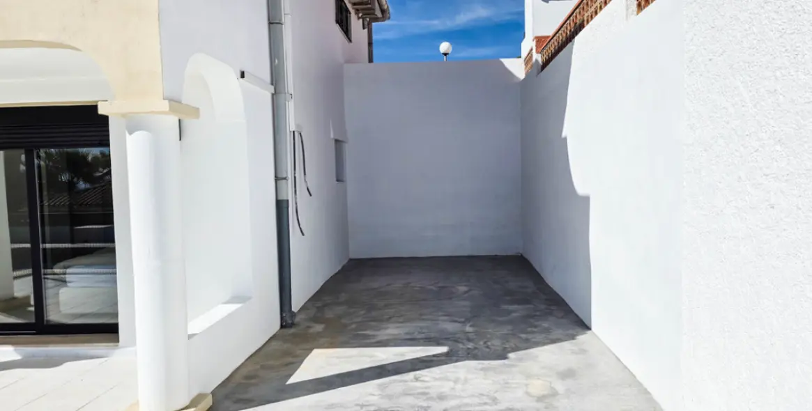 Продажа  отдельно стоящей виллы в Manilva 39