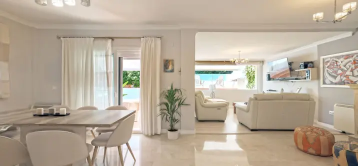 Sale of semi-detached house in Torremolinos 2