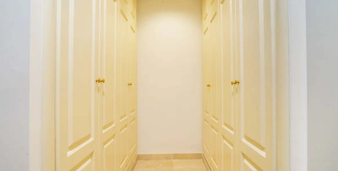 Продажа апартаментов на первом этаже в Marbella 2