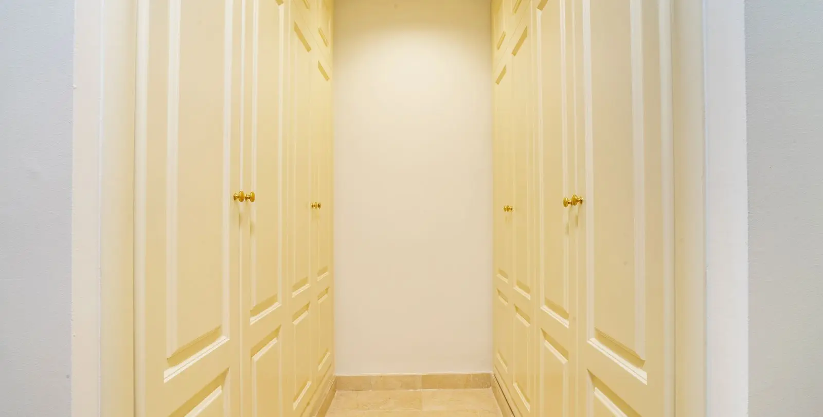 Sale of ground floor apartment in Marbella 2