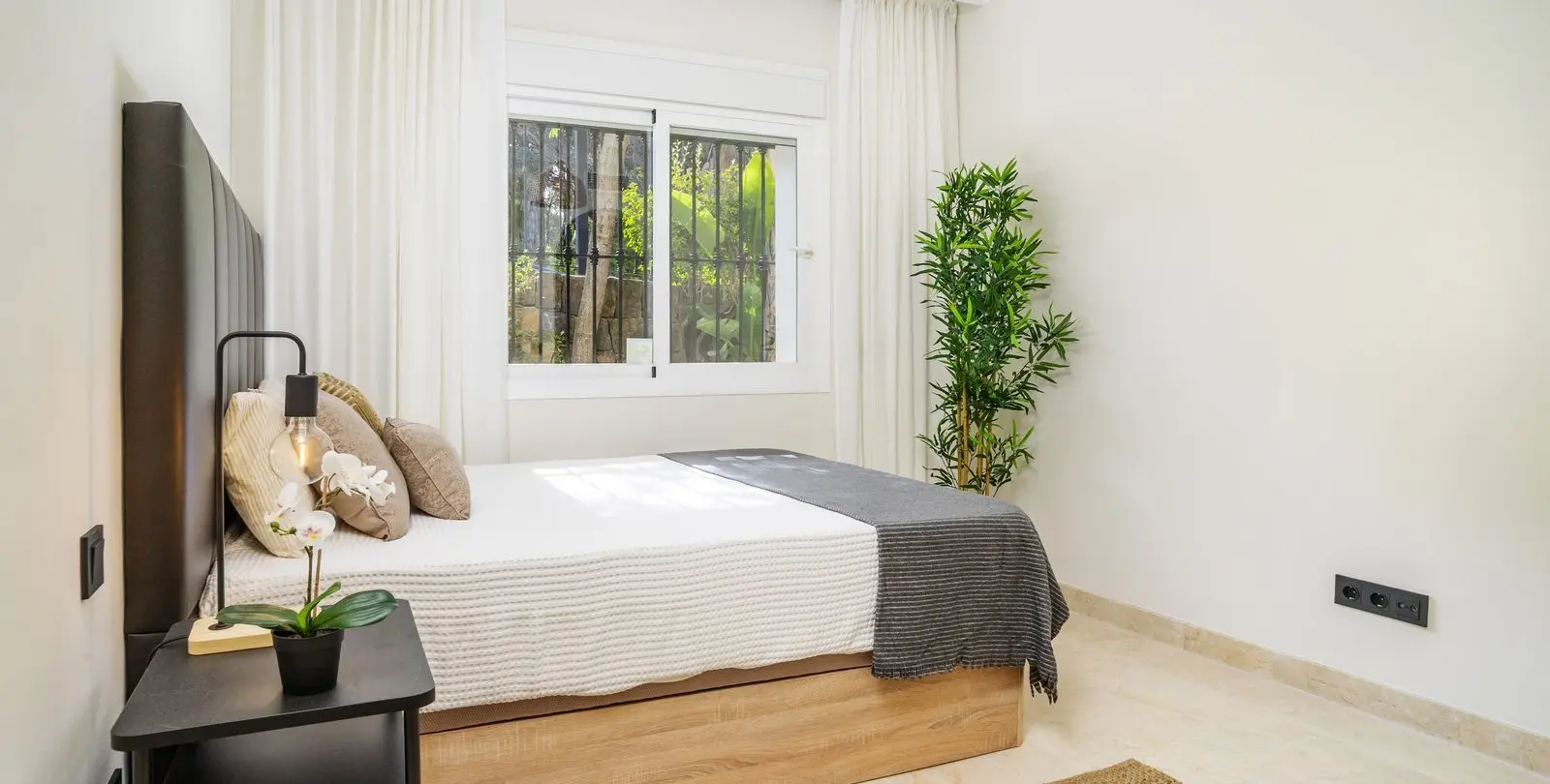 Sale of ground floor apartment in Marbella 8