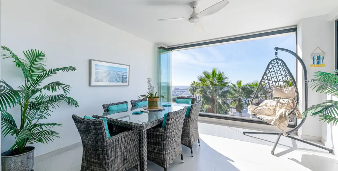 Продажа апартаментов на среднем этаже в Estepona 1