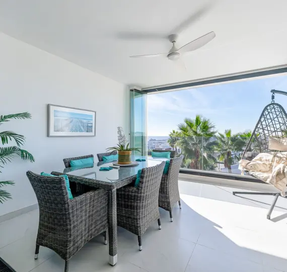 Venta de apartamento en planta media en Estepona