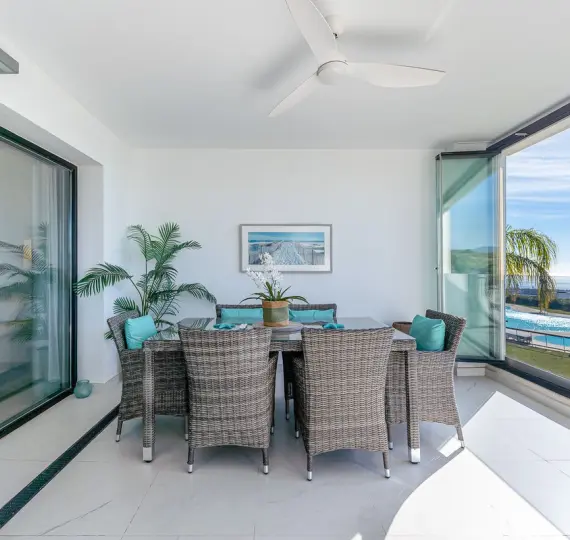 Venta de apartamento en planta media en Estepona