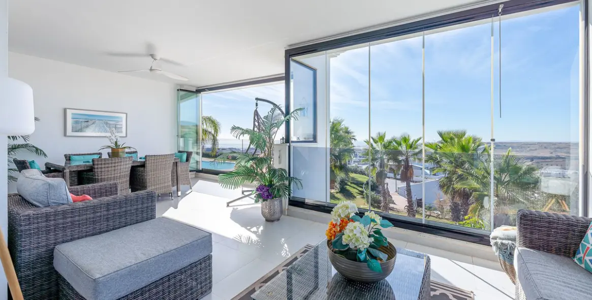 Продажа апартаментов на среднем этаже в Estepona 4