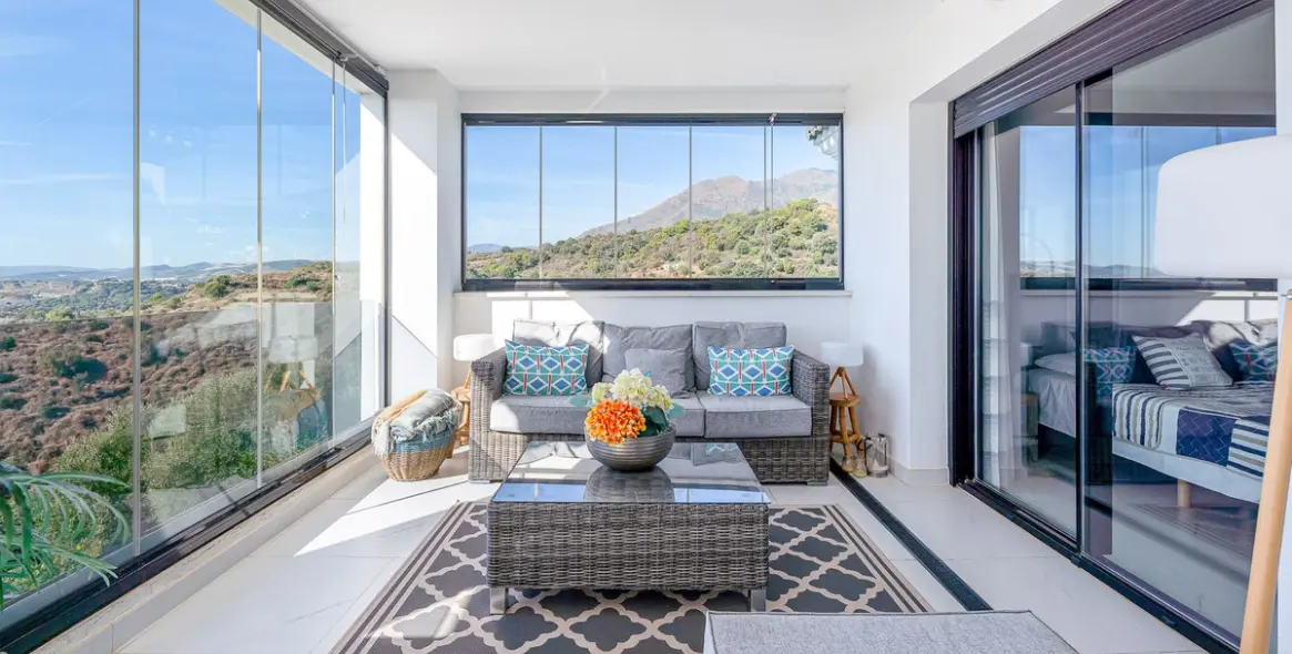 Продажа апартаментов на среднем этаже в Estepona 5