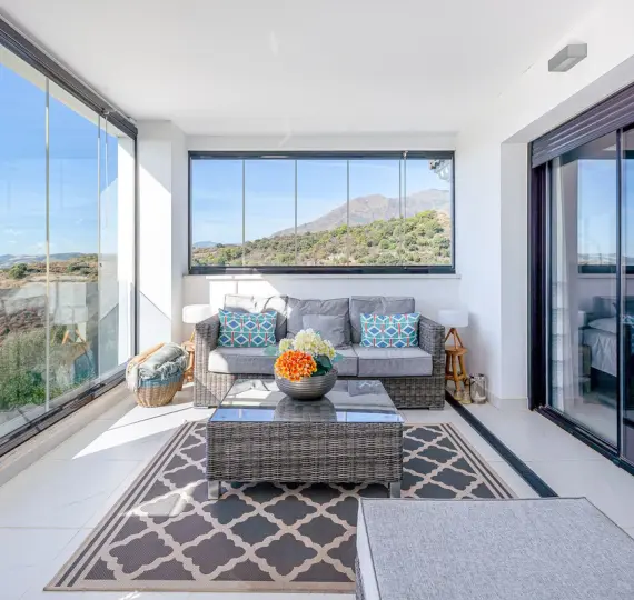 Venta de apartamento en planta media en Estepona