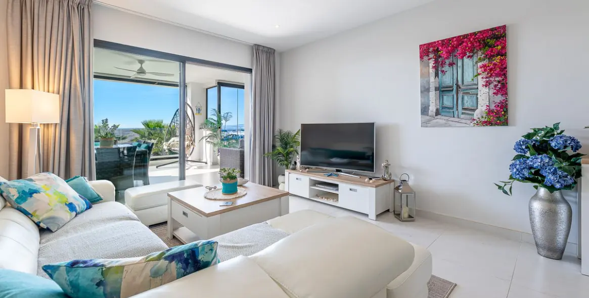 Продажа апартаментов на среднем этаже в Estepona 12