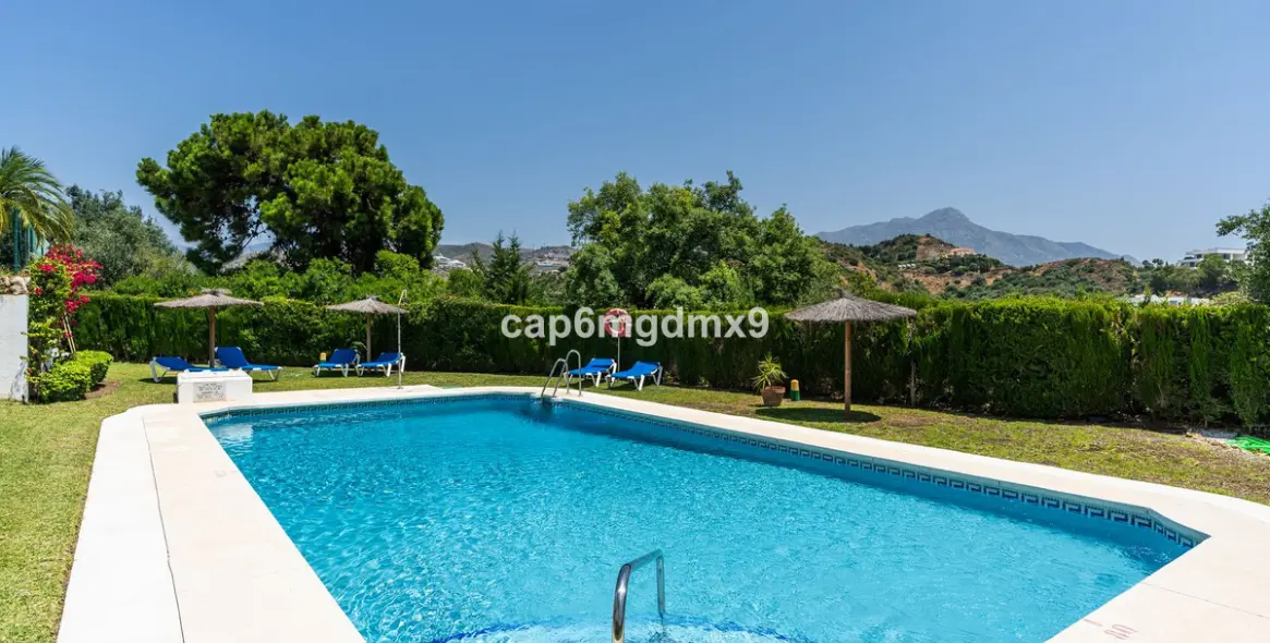 Продажа апартаментов на первом этаже в La Quinta 20