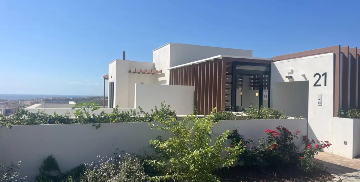 Продажа апартаментов на первом этаже в Estepona 1