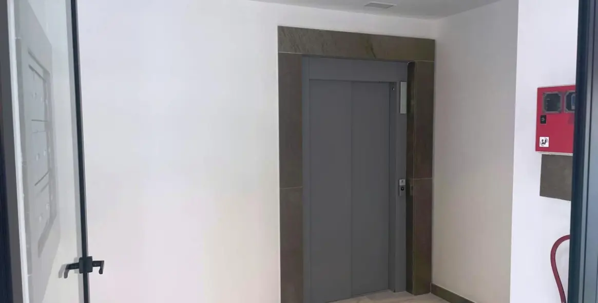 Продажа апартаментов на первом этаже в Estepona 4