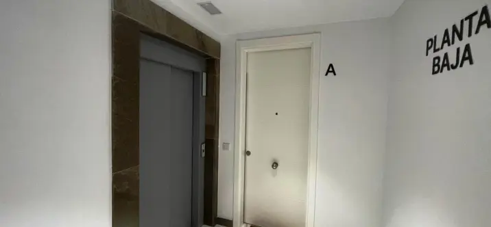 Venta de apartamento en planta baja en Estepona 4