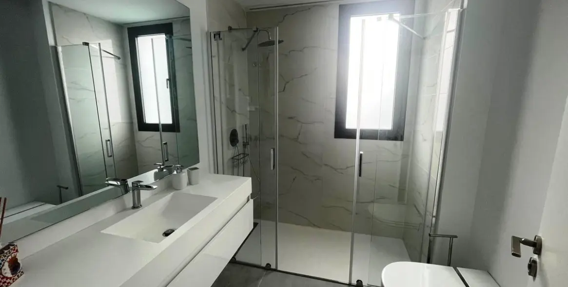 Продажа апартаментов на первом этаже в Estepona 6