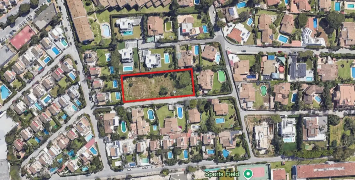 Venta de parcela residencial en Atalaya 10