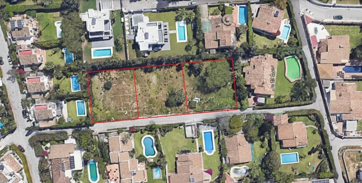 Venta de parcela residencial en Atalaya 15