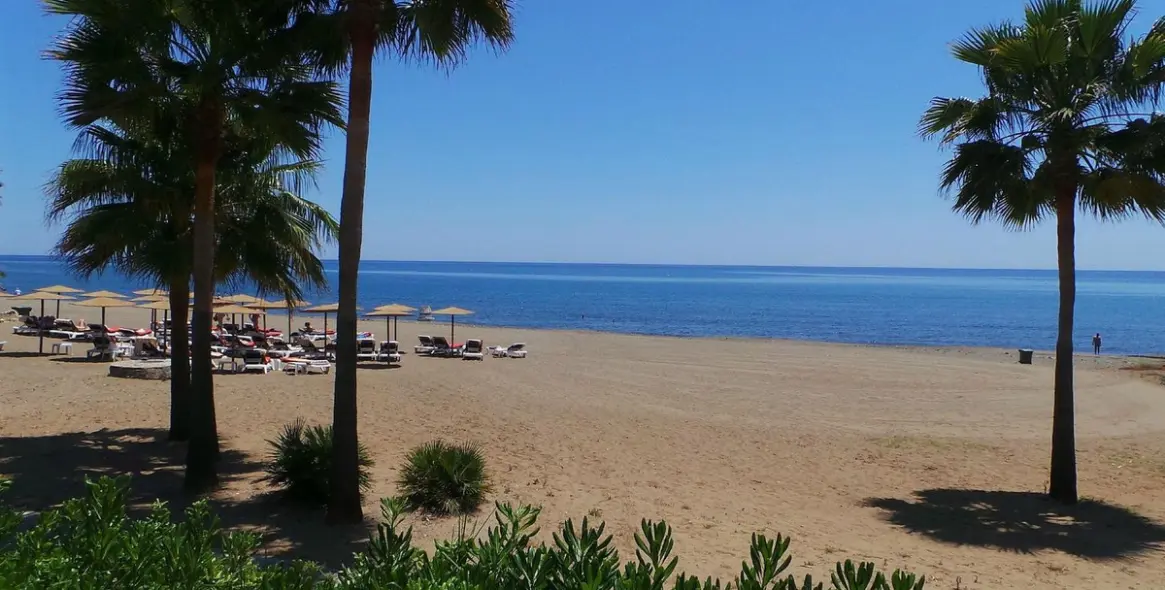 Venta de parcela residencial en Atalaya 18