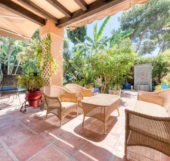 Продажа  отдельно стоящей виллы в El Coto