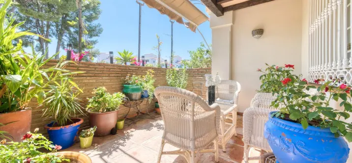 Продажа  отдельно стоящей виллы в El Coto 1