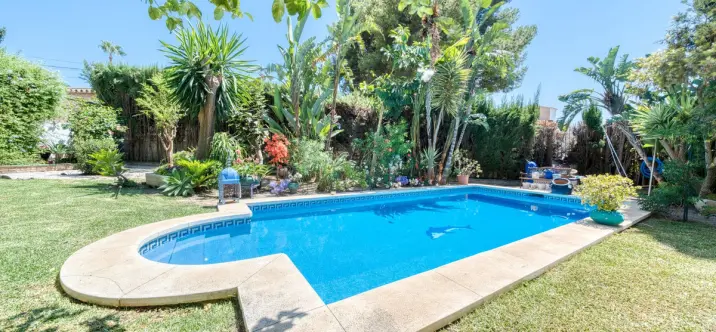 Продажа  отдельно стоящей виллы в El Coto 3