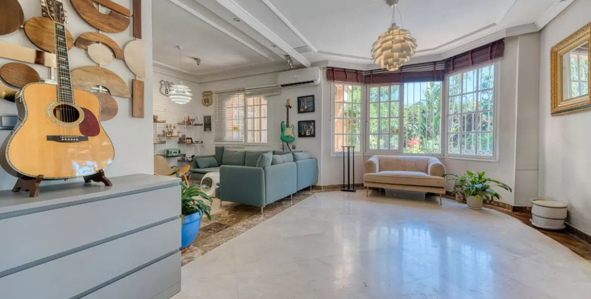 Продажа  отдельно стоящей виллы в El Coto 9