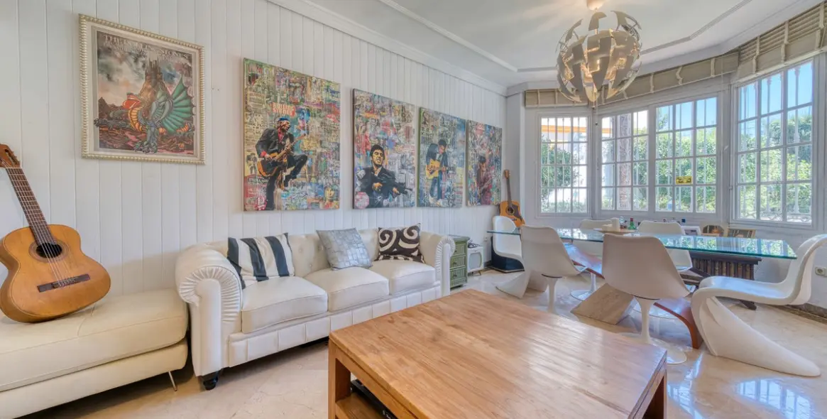 Продажа  отдельно стоящей виллы в El Coto 18