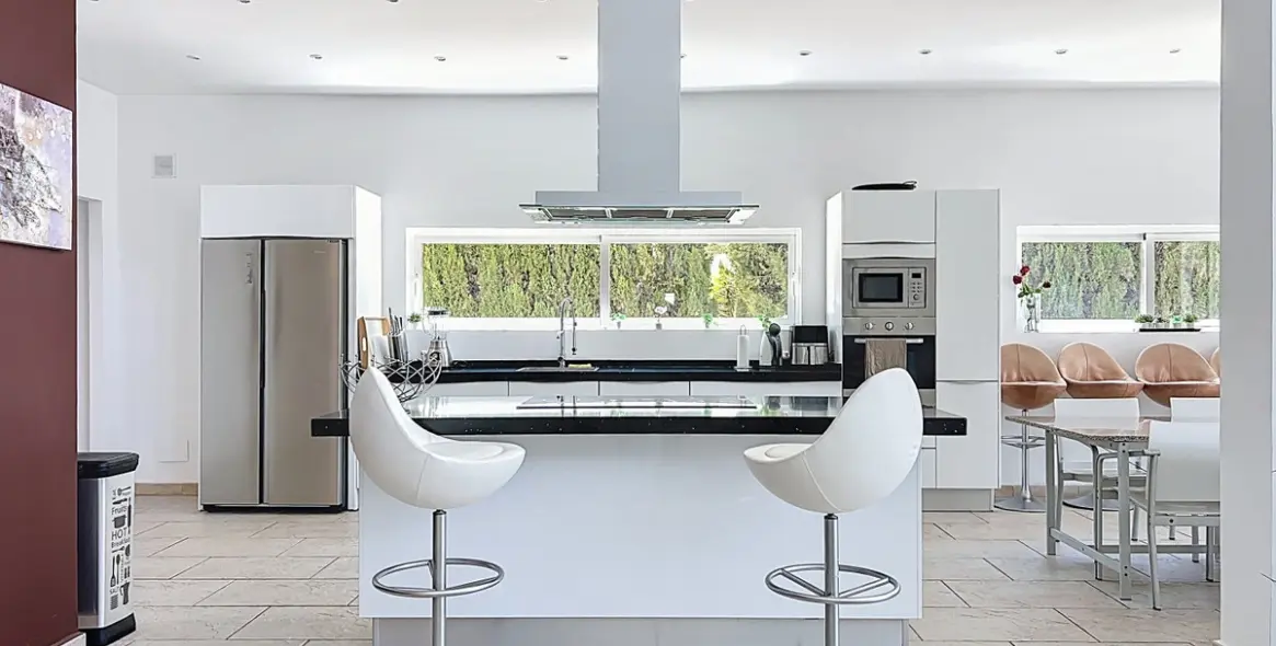 Sale of detached villa in Algarrobo 9