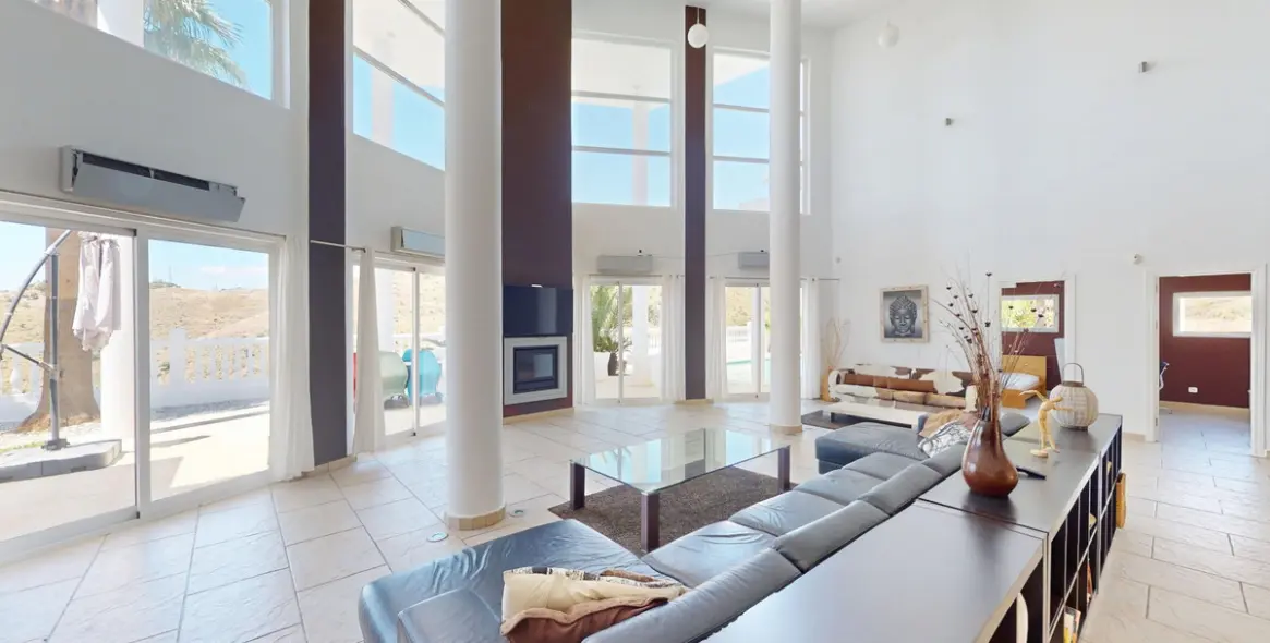 Sale of detached villa in Algarrobo 15