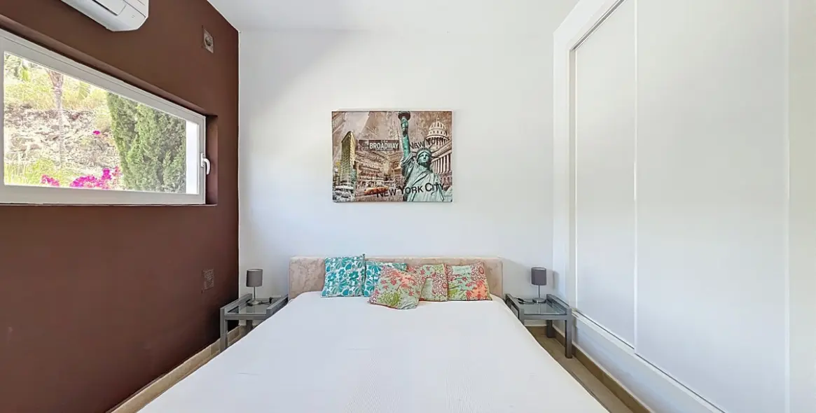 Sale of detached villa in Algarrobo 23