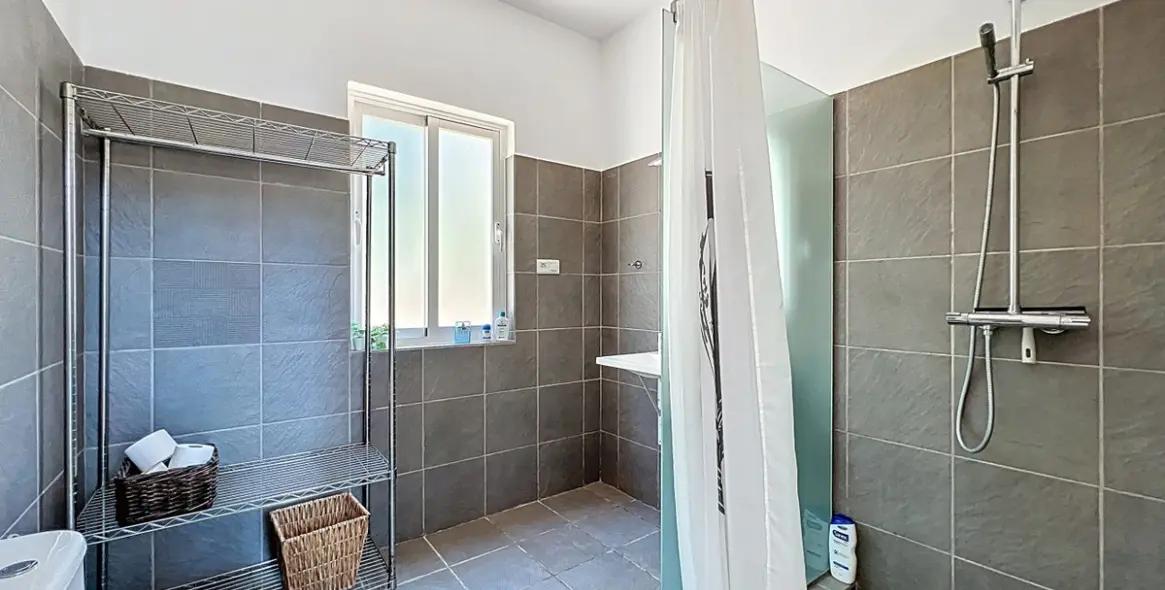 Sale of detached villa in Algarrobo 25