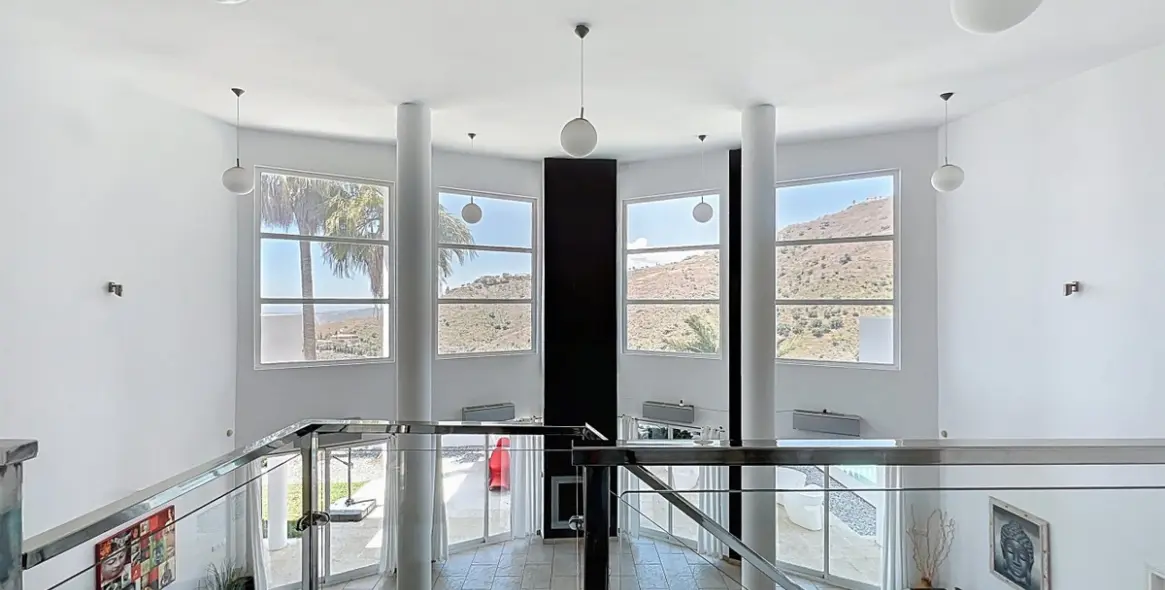 Sale of detached villa in Algarrobo 27