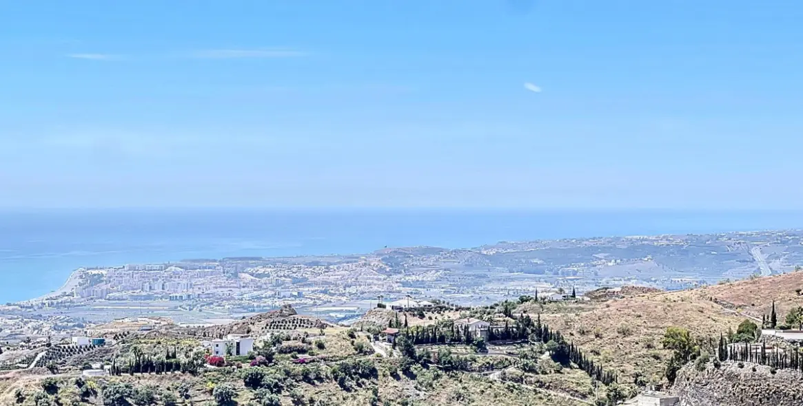 Sale of detached villa in Algarrobo 31