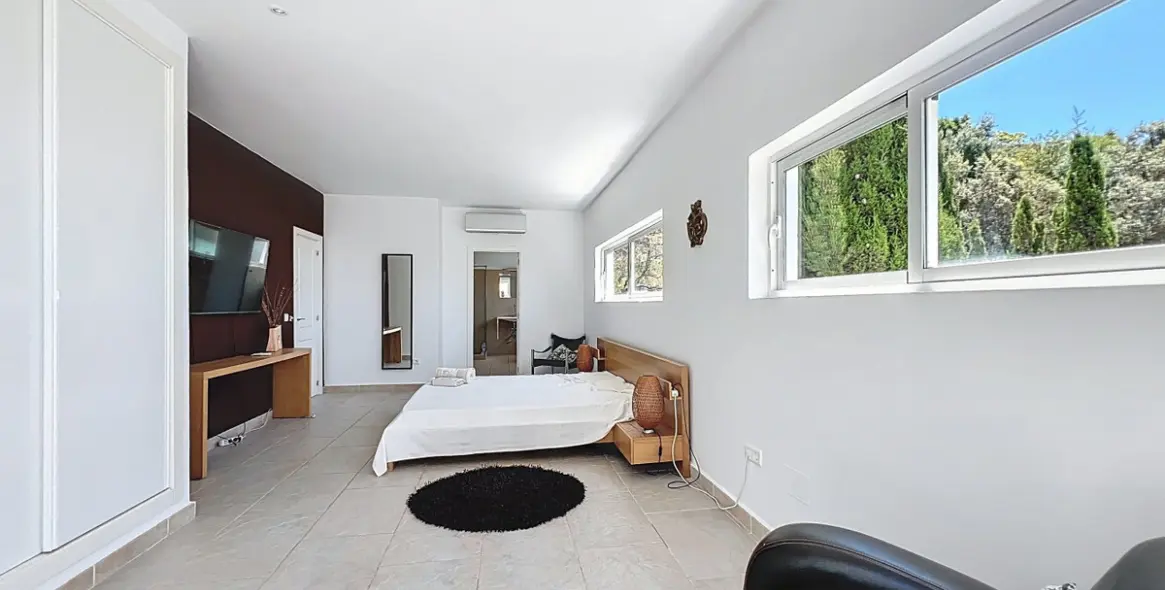 Sale of detached villa in Algarrobo 33