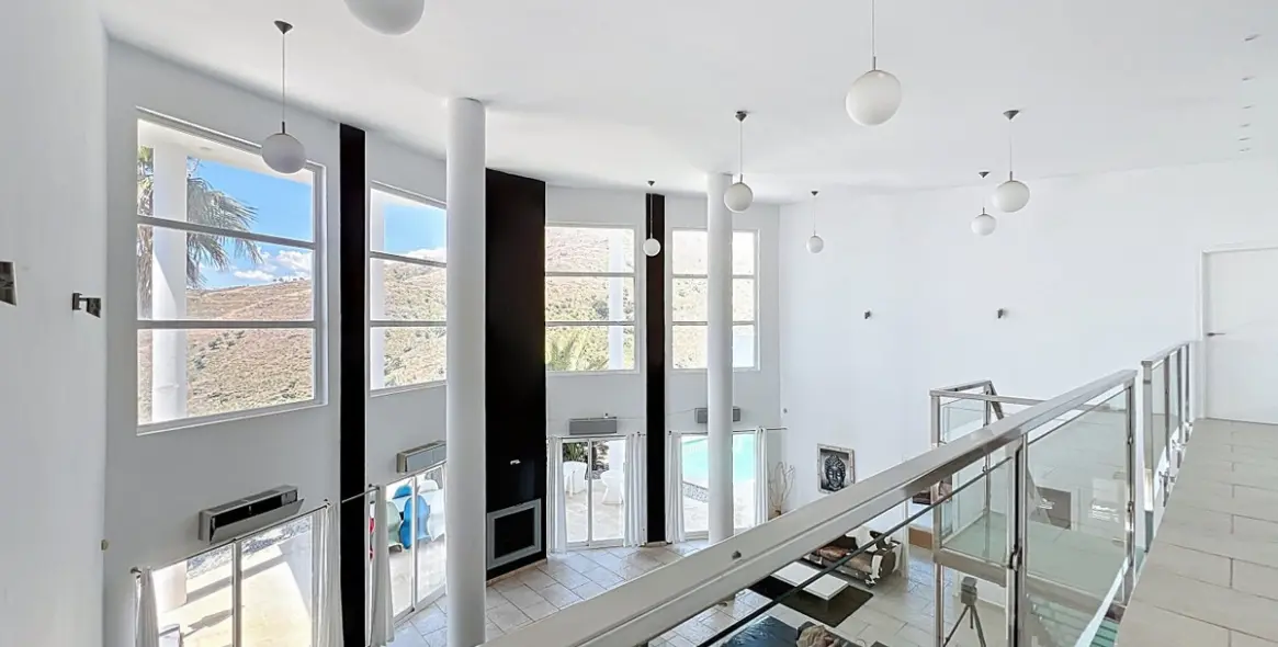 Sale of detached villa in Algarrobo 35