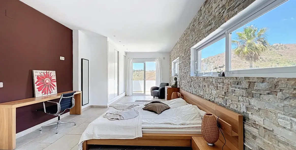 Sale of detached villa in Algarrobo 39