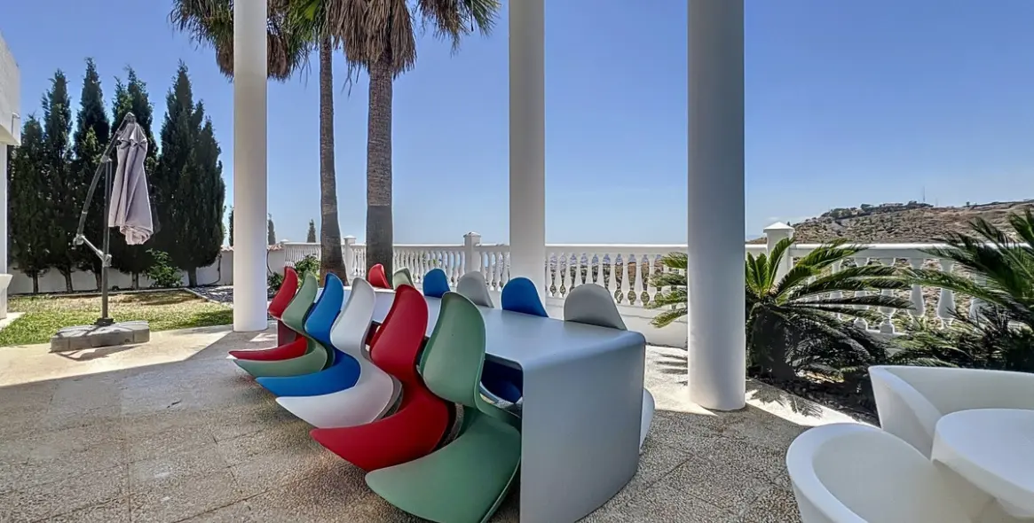 Sale of detached villa in Algarrobo 46