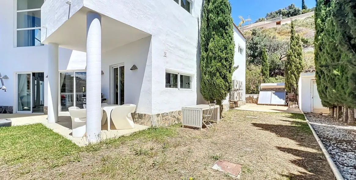 Sale of detached villa in Algarrobo 48