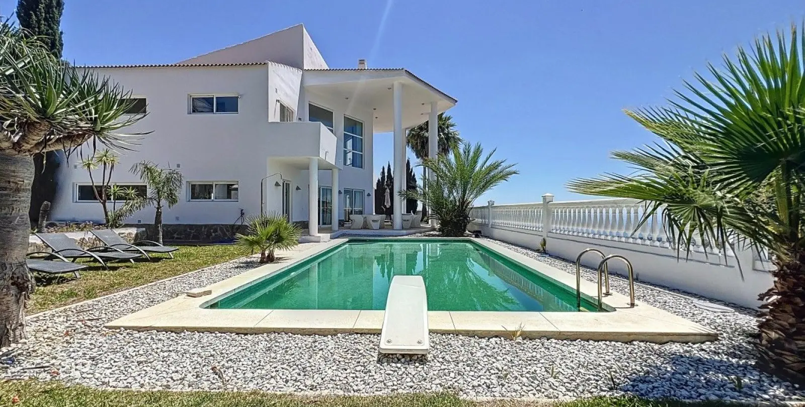 Venta de villa independiente en Algarrobo 1