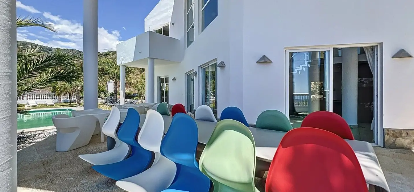 Sale of detached villa in Algarrobo 4