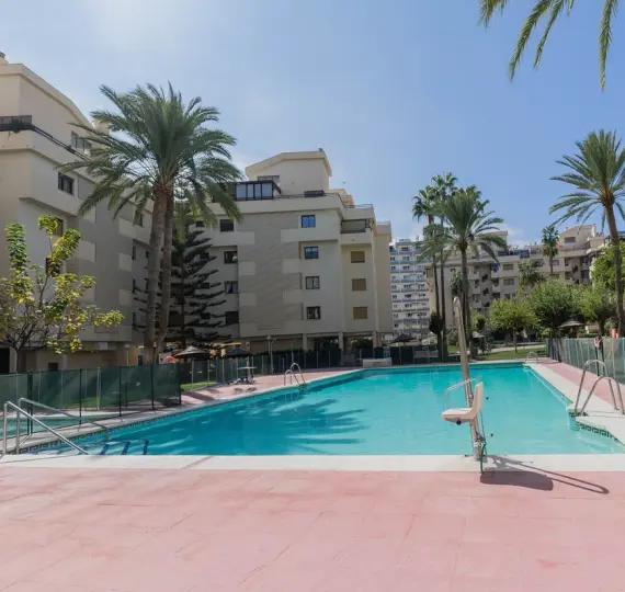 Venta de apartamento en planta media en Torremolinos