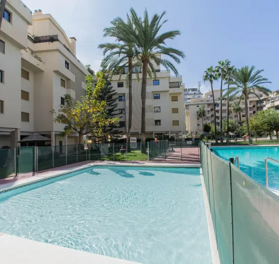 Venta de apartamento en planta media en Torremolinos